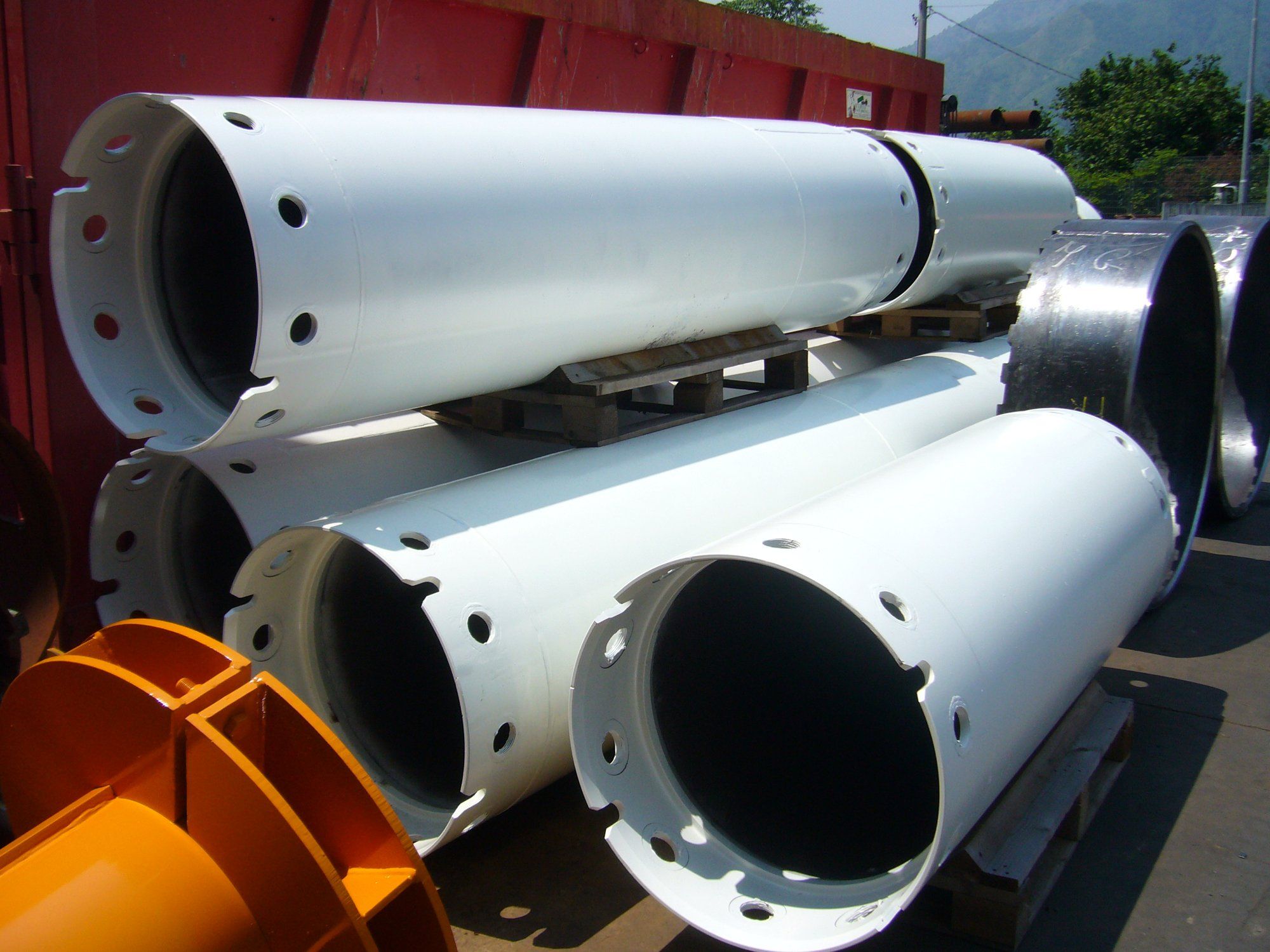 Large diameter drilling tools