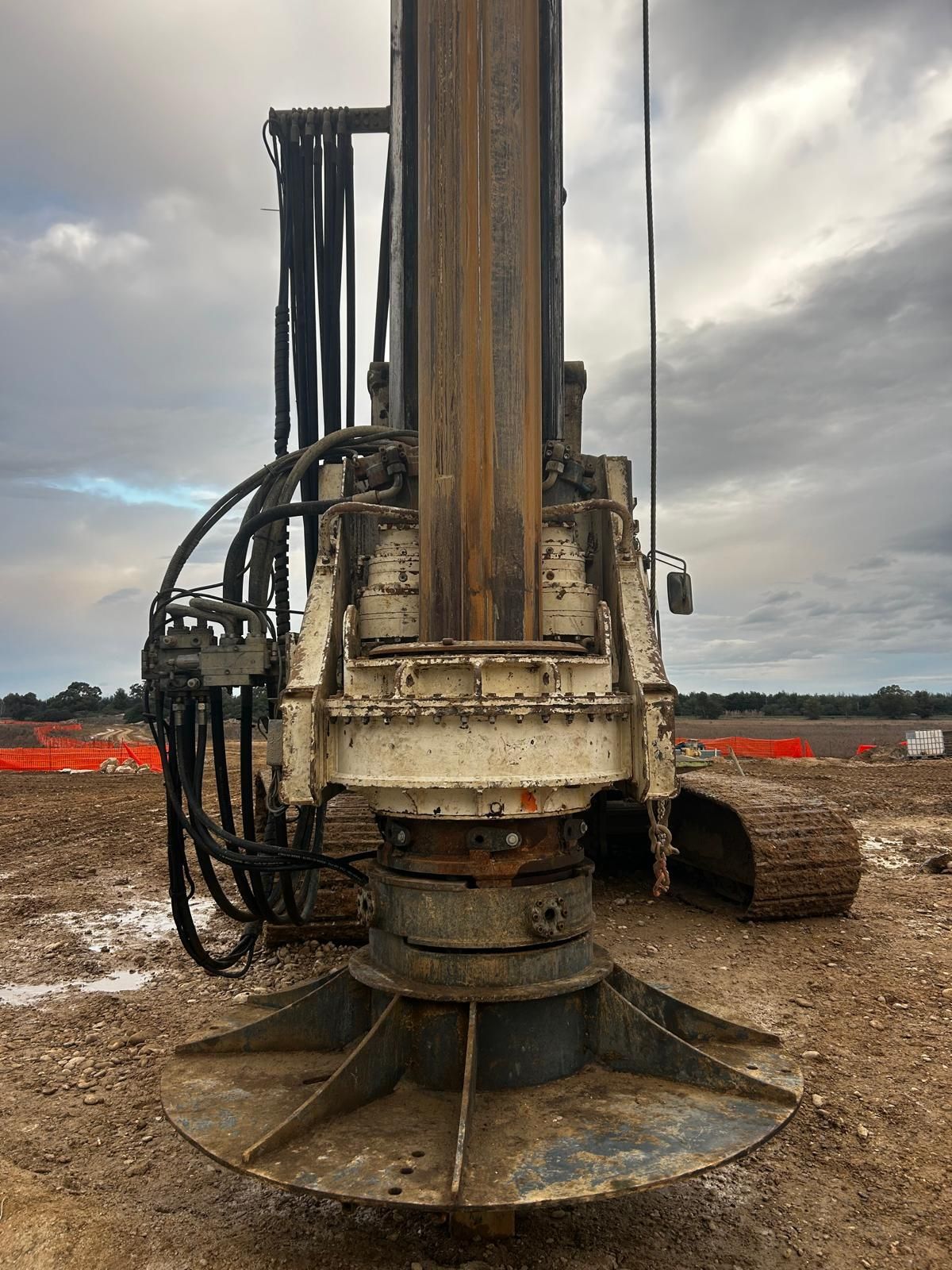 Soilmec R-625 CFA & kelly bar mode