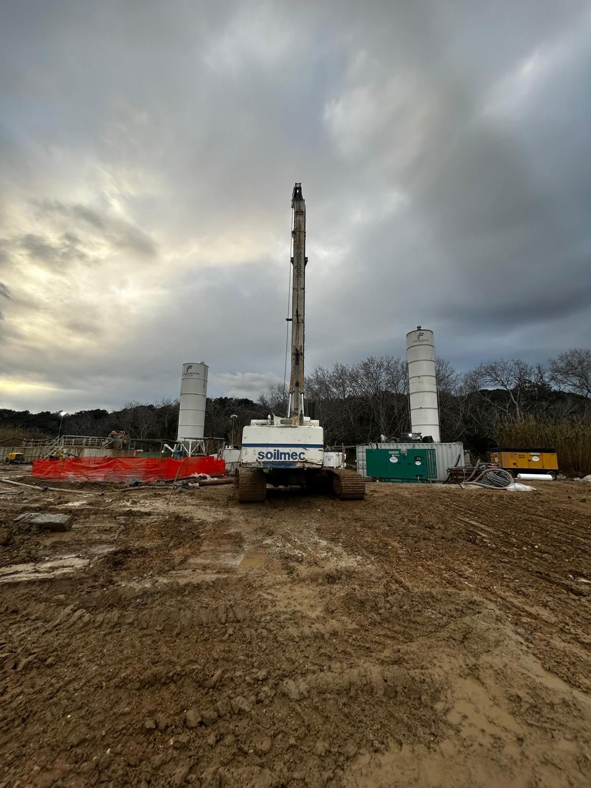 Soilmec R-625 CFA & kelly bar mode