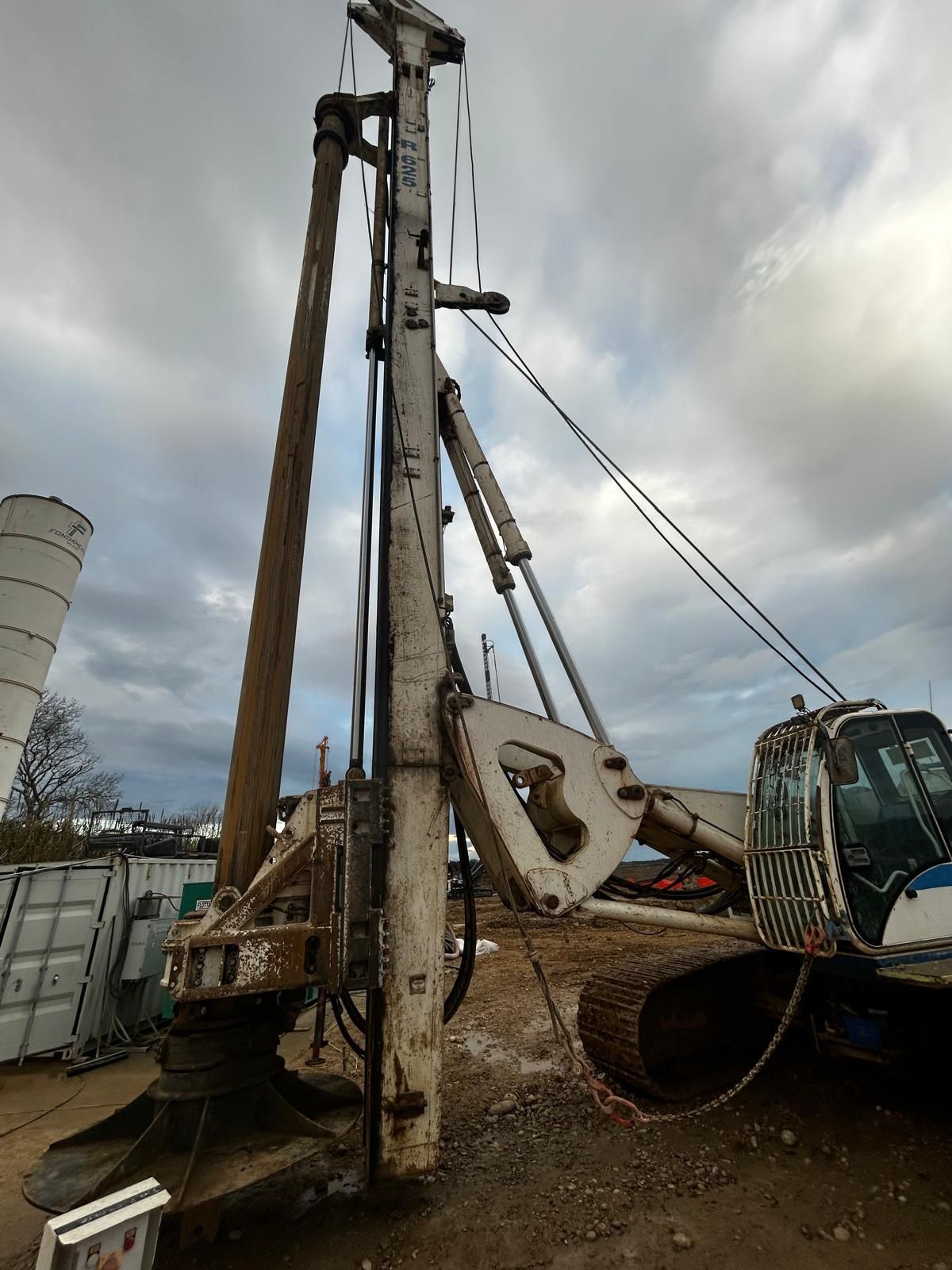 Soilmec R-625 CFA & kelly bar mode